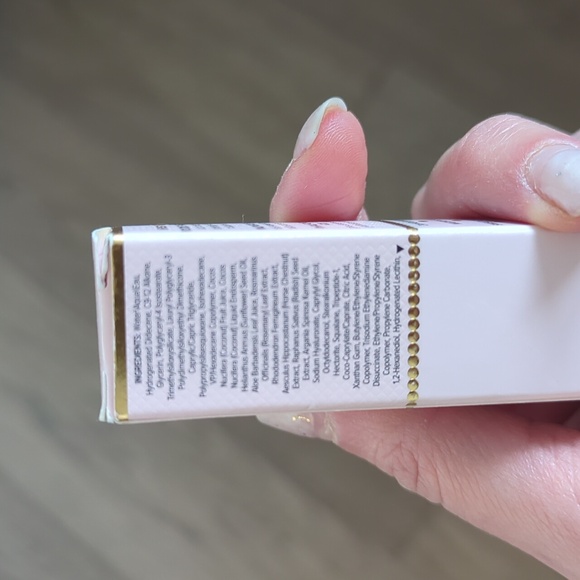 Brand new Too Faced concealer - Picture 4 of 5